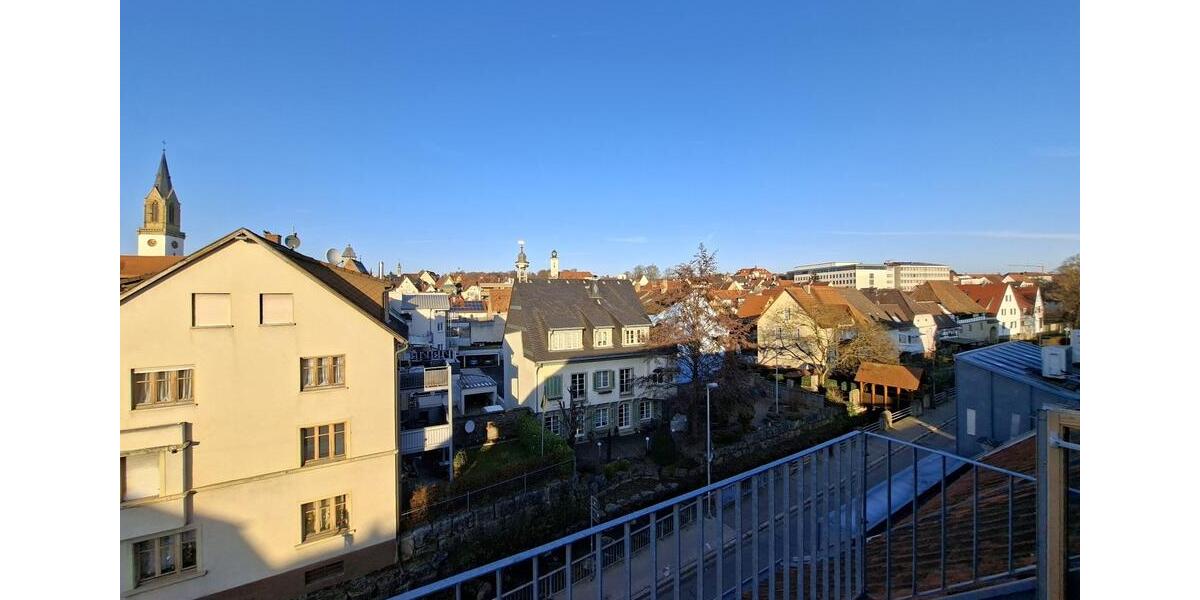 Wohnen und Arbeiten unter einem Dach - Wohnhaus mit Büroeinheit. 10 zimmer