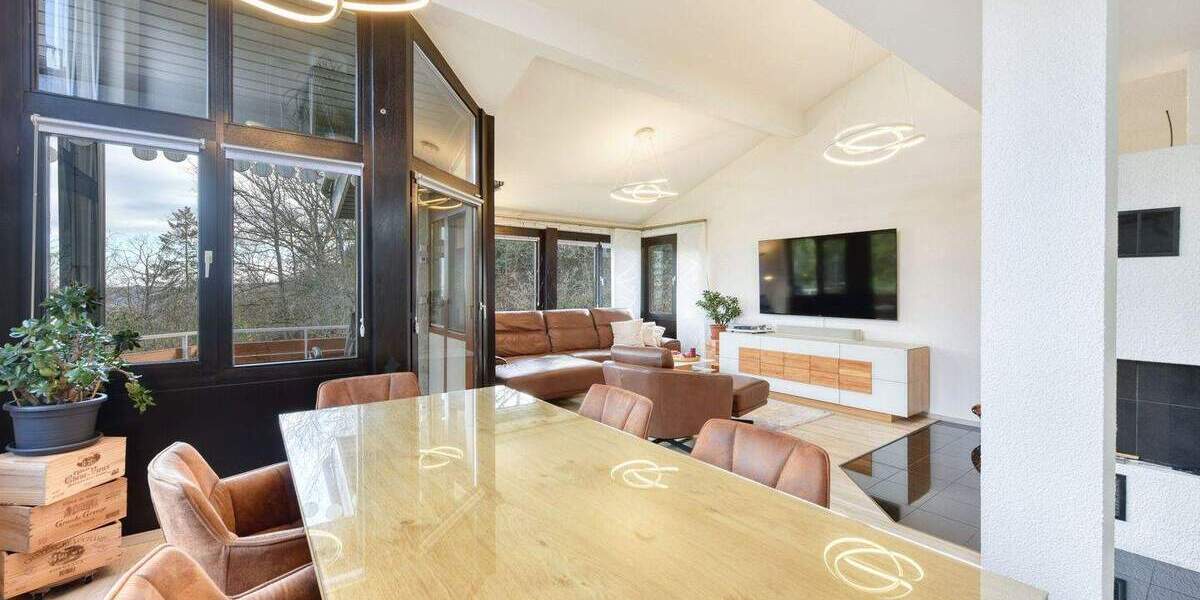 +++ 1-Fam.-RMH (WEG) - Garten, Terrasse, Balkon, Holzkamin - Galerie - inkl. EBK, Einzel-Garage & Kfz-Stellplatz +++ 4 zimmer