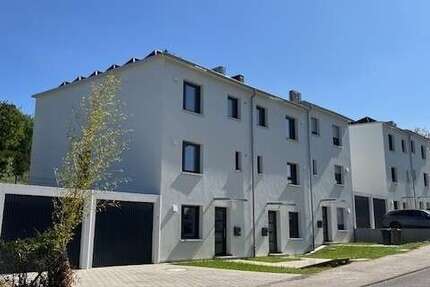 Haus Pforzheim Weststadt - 5 Zimmer, 130 m&sup2;, 1.750&euro; | Angebot:24444616