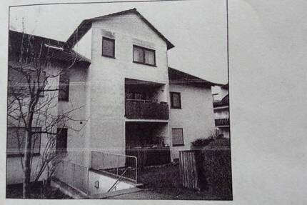 1 Zimmer Wohnung EBK und Balkon, langfristiges Mietverhältnis erwünscht