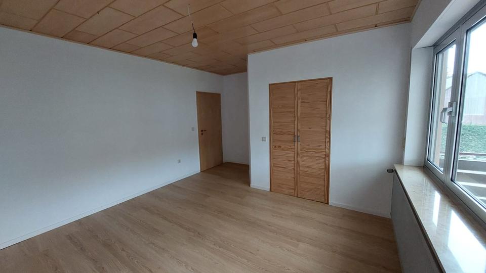 4-Zimmer-Wohnung mit 2 Balkonen in Kraichtal-Neuenbürg 4 zimmer