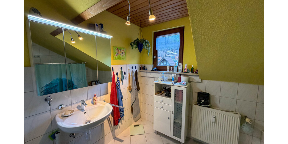 Ruhige 3-Zimmer-Dachgeschosswohnung mit Balkon & Carport – Kapitalanlage mit Potenzial - Dachgeschoßwohnung Bad Wildbad Calmbach | Angebot:25782367