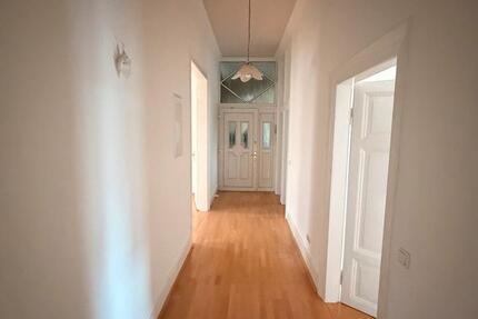 Altbauwohnung in zentraler Lage von Wiesbaden 4 zimmer