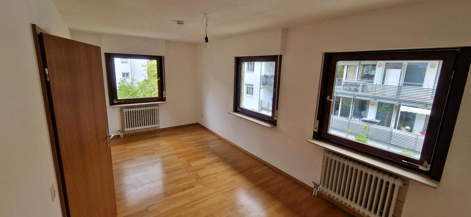 Einfamilienhaus Sindelfingen - 3.5 Zimmer, 127 m&sup2;, 2.300&euro; | Angebot:26657569