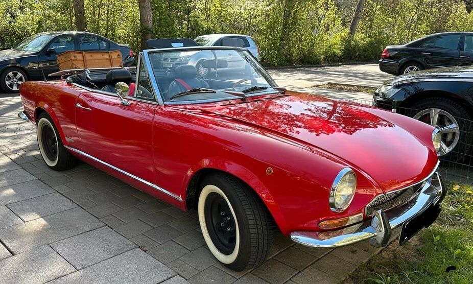 Fiat 124 Spider 85.000 km 17.900 € Sindelfingen 71063