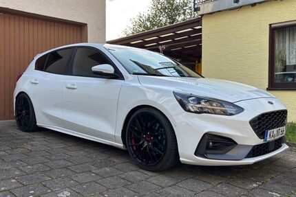 Ford Focus 89.900 km 20.499 &euro; Kürnbach 75057