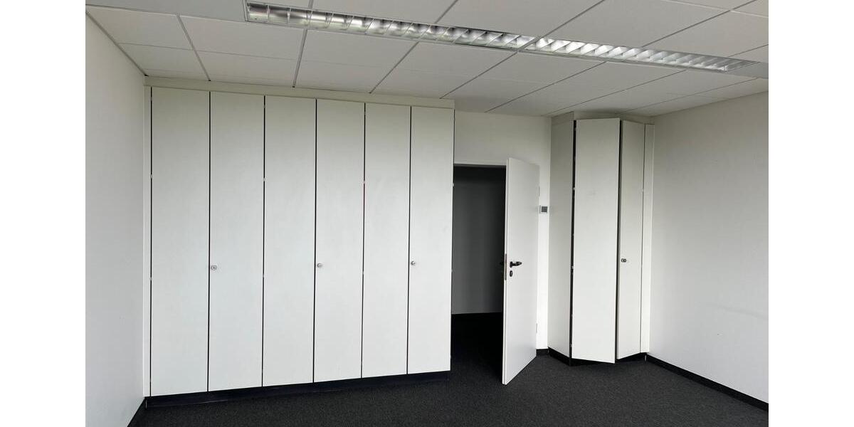 heller, freundlicher Büroraum in Leonberg-Höfingen zimmer