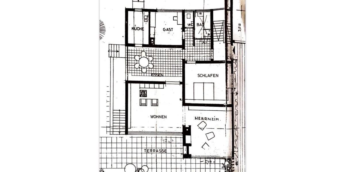 Renovierte helle 135 m² Wohnung mit Altbaucharme. 5 zimmer