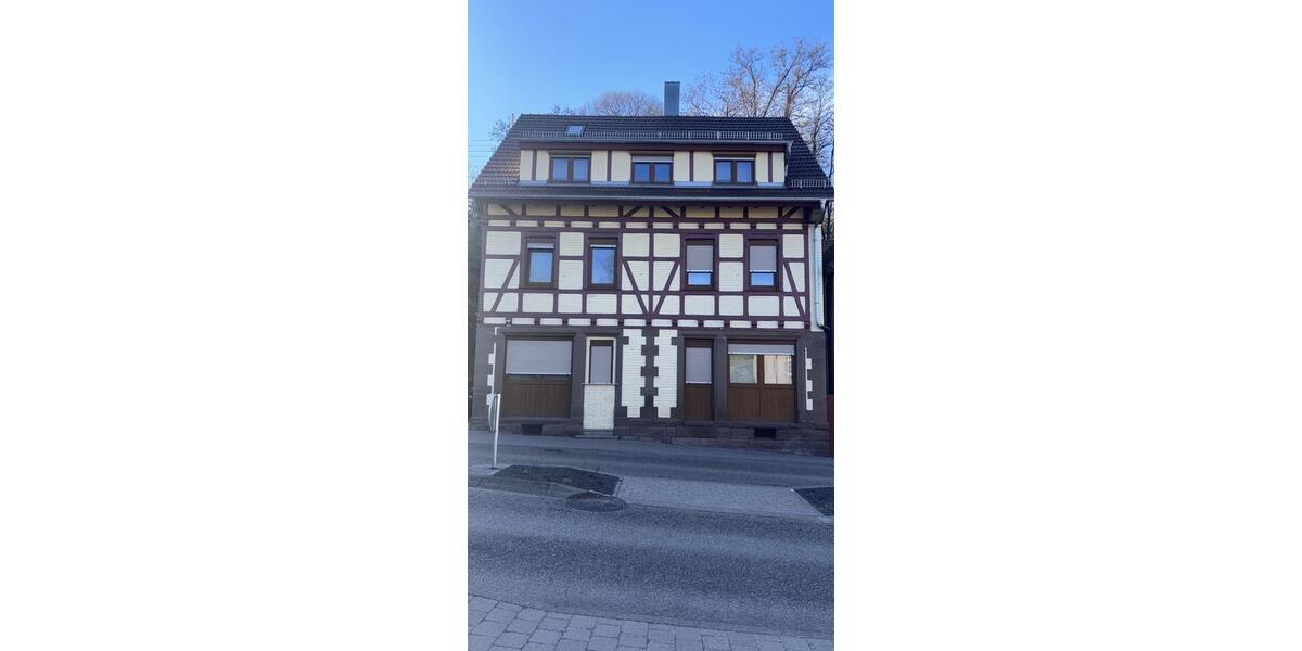 Mehrfamilienhaus, Wohnhaus Maulbronn - 9 Zimmer, 215 m&sup2;, 430&euro; | Angebot:26089091