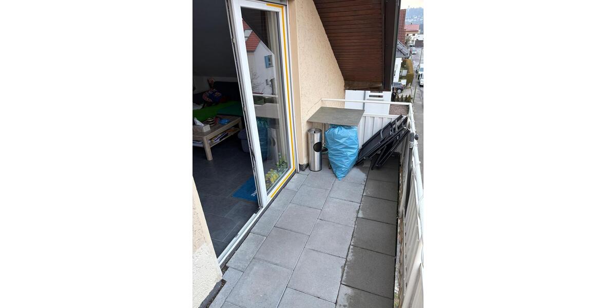 Dachgeschoßwohnung Leonberg - 3 Zimmer, 82 m&sup2;, 1.050&euro; | Angebot:26083451