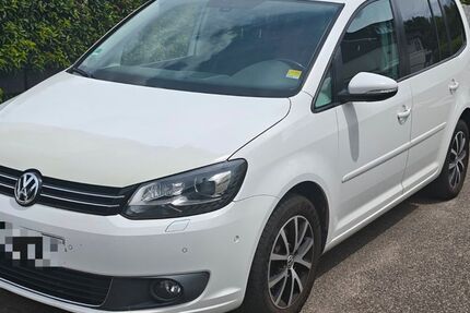 VW Touran 182.000 km 5.000 &euro; Ettlingen 76275