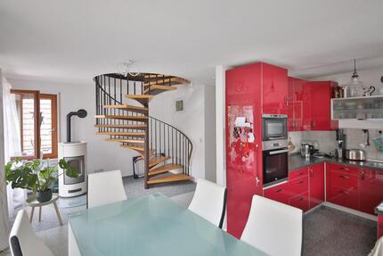 Maisonettewohnung - 5 Zimmer, Balkon, Pelletofen & 2 TG-Plätze 5 zimmer