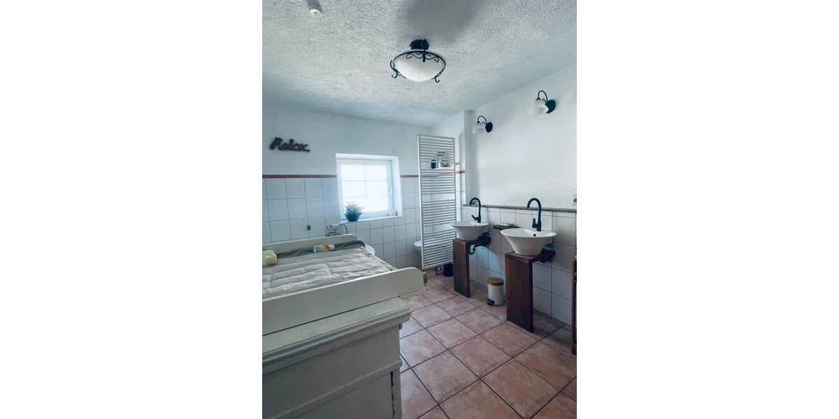 Mehrfamilienhaus, Wohnhaus Sachsenheim - 8.5 Zimmer, 223 m&sup2;, 479.000&euro; | Angebot:27120063