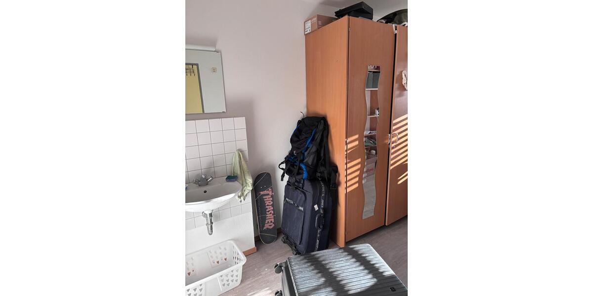 Etagenwohnung Karlsruhe Südstadt - 5 Zimmer, 18 m&sup2;, 345&euro; | Angebot:26144385