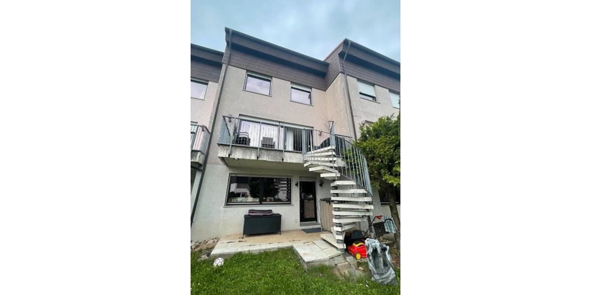 Looking for a House near Stuttgart? Schönes Reihenmittelhaus 6 zimmer