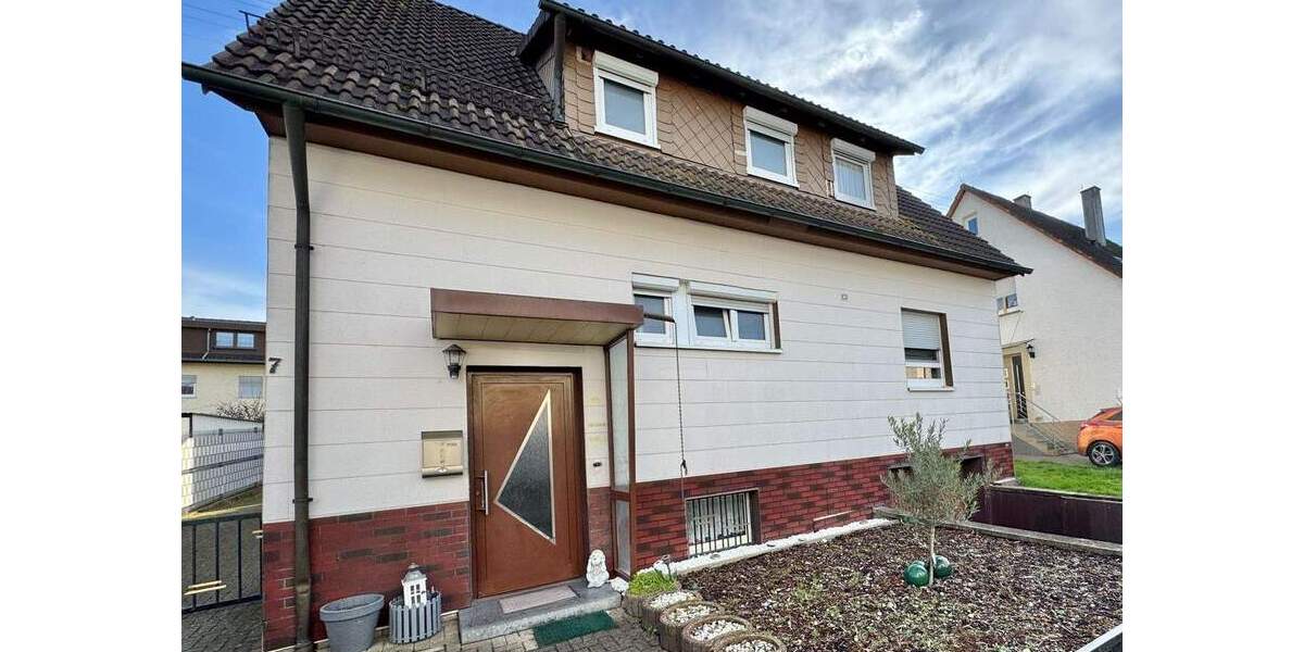 Modernisiertes Ein- Zweifamilienhaus mit Garten 5 zimmer