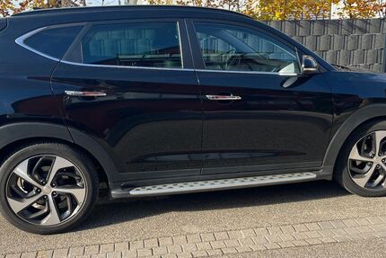 Hyundai TUCSON 141.000 km 14.900 &euro; Stutensee 76297