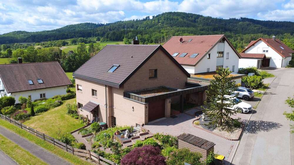 Etagenwohnung Sachsenheim - 6 Zimmer, 177 m&sup2;, 449.000&euro; | Angebot:26607042