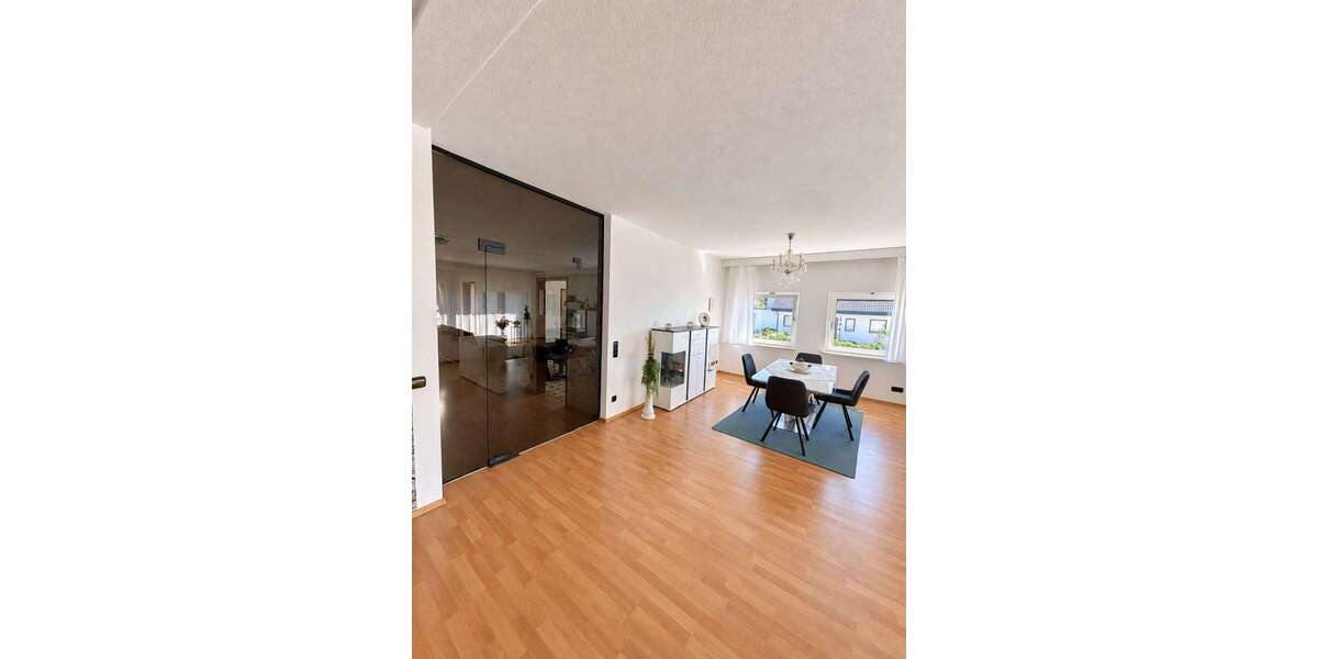 Etagenwohnung Gaggenau - 3 Zimmer, 141 m&sup2;, 379.000&euro; | Angebot:27457800