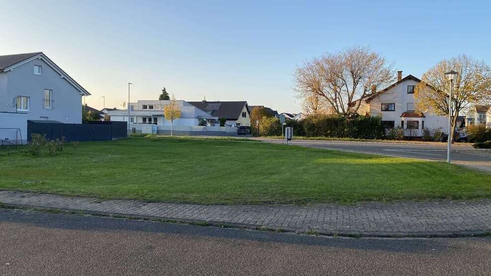 Grundstück zu verkaufen in Karlsdorf-Neuthard 499.900 € 663 m²