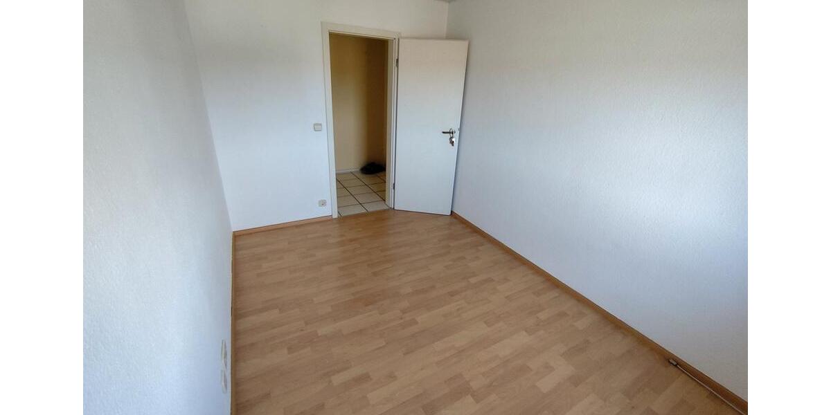 Dachgeschoßwohnung Neuenbürg - 3.5 Zimmer, 85 m&sup2;, 980&euro; | Angebot:26354841