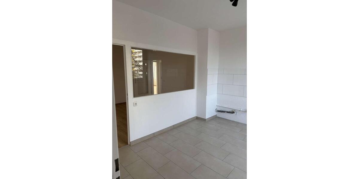 Etagenwohnung Karlsruhe Wettersbach - 4 Zimmer, 126 m&sup2;, 1.040&euro; | Angebot:25783076