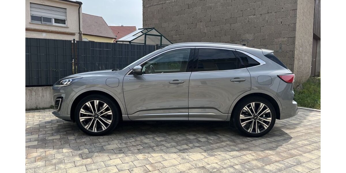 Ford Kuga 75.000 km 26.500 &euro; Neulingen 75245