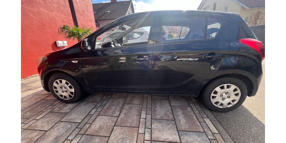 Hyundai i20 162.000 km 3.199 &euro; Stutensee 76297