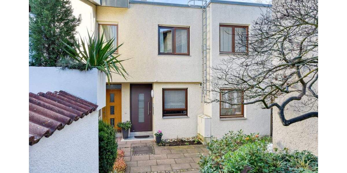 +++ 1-Fam.-RMH (WEG) - Garten, Terrasse, Balkon, Holzkamin - Galerie - inkl. EBK, Einzel-Garage & Kfz-Stellplatz +++ 4 zimmer