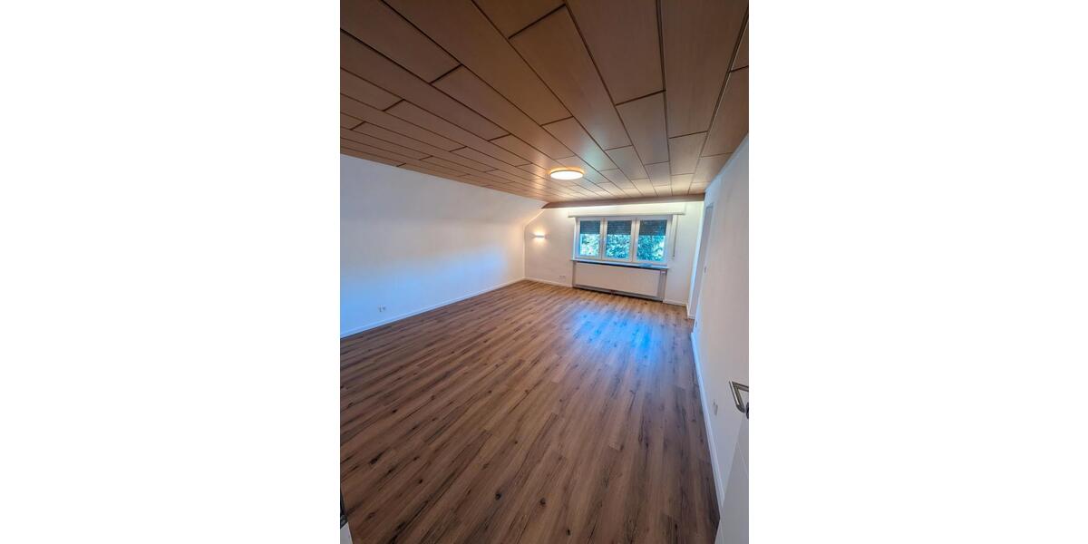 Dachgeschoßwohnung Karlsruhe Wettersbach - 5 Zimmer, 113 m&sup2;, 1.500&euro; | Angebot:26414163