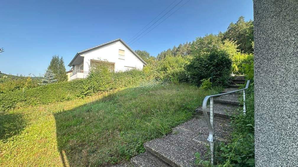 Mehrfamilienhaus, Wohnhaus Ostelsheim - 9 Zimmer, 210 m&sup2;, 750.000&euro; | Angebot:25737007