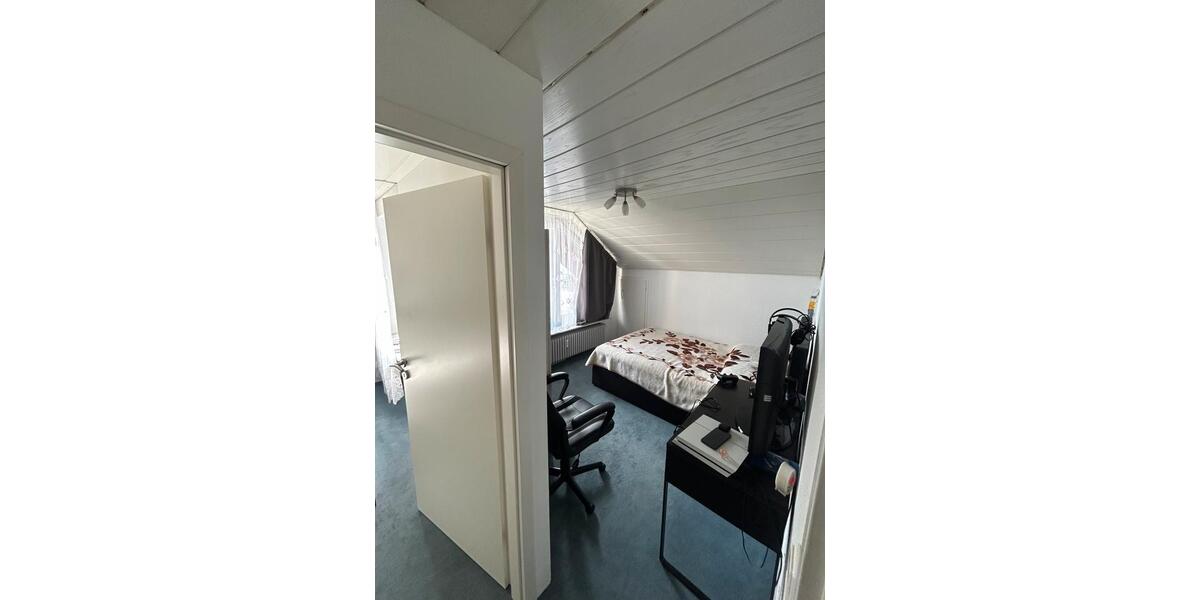 Dachgeschoßwohnung Sindelfingen - 3 Zimmer, 62 m&sup2;, 1.150&euro; | Angebot:26449297