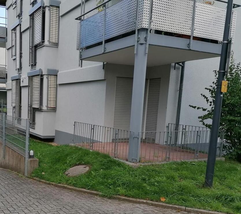 2 Zi-Wohn. (Erweiterung zur 3 Zi-Wohnung (100 qm) möglich)