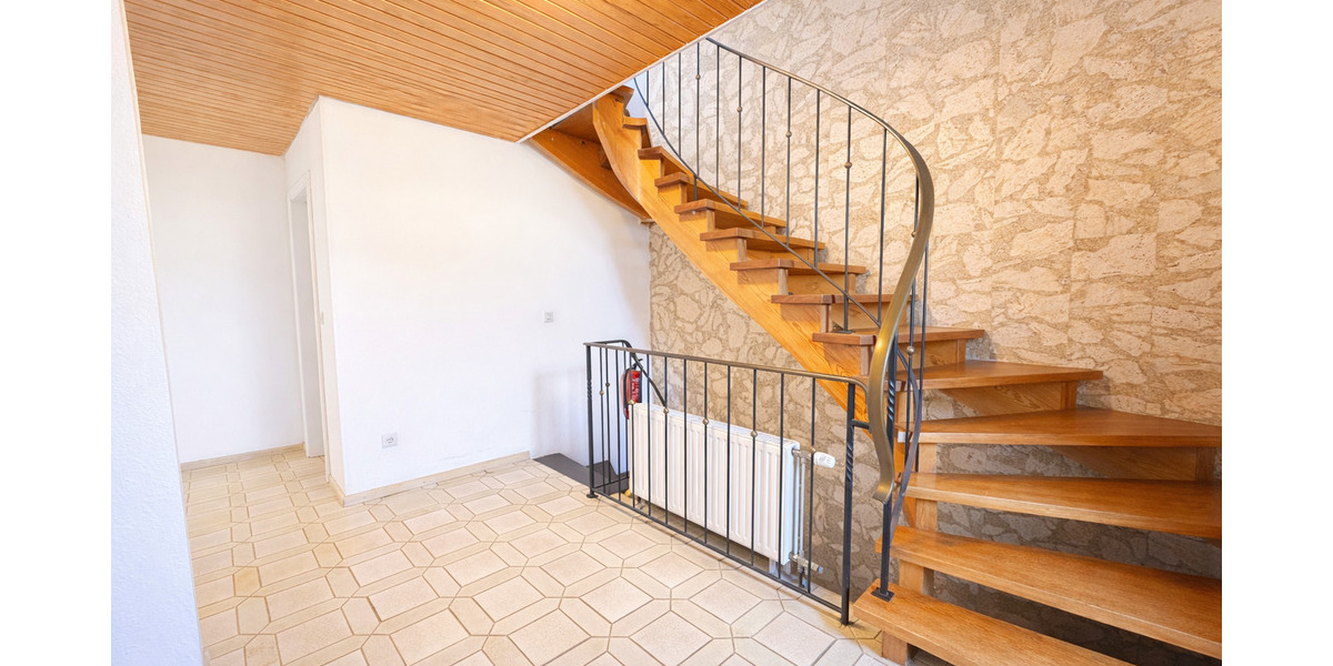 Mehrfamilienhaus, Wohnhaus Sindelfingen Maichingen - 6 Zimmer, 166 m&sup2;, 645.000&euro; | Angebot:25909364