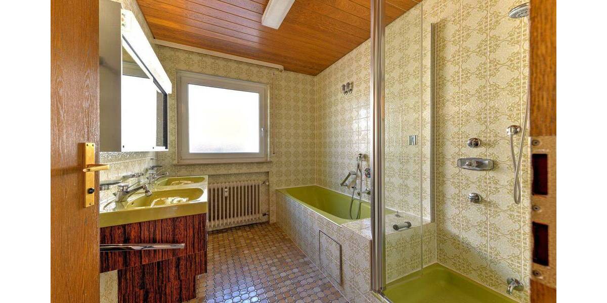 Mehrfamilienhaus, Wohnhaus Sindelfingen Mitte - 7 Zimmer, 214 m&sup2;, 830.000&euro; | Angebot:26205455