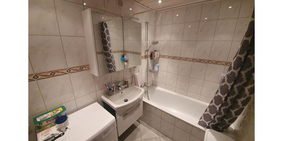 Etagenwohnung Mühlacker - 3 Zimmer, 90 m&sup2;, 1.060&euro; | Angebot:26395522