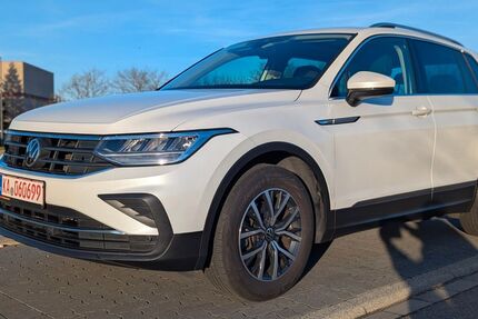 VW Tiguan 125.500 km 23.200 &euro; Karlsruhe 76185