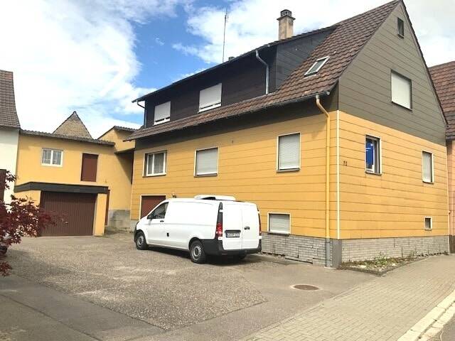 Einfamilienhaus mit Potenzial in zentraler Lage von Bruchsal-Helmsheim.