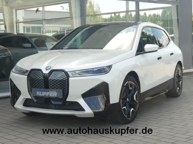 BMW iX 15.990 km 64.900 € Vaihingen / Enz 71665