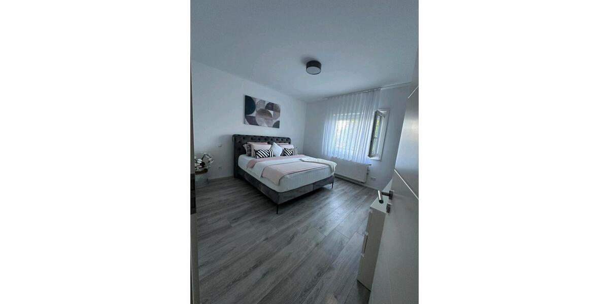 Mehrfamilienhaus, Wohnhaus Ditzingen - 11 Zimmer, 250 m&sup2;, 1.125.000&euro; | Angebot:26414846