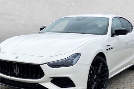 Maserati Ghibli 25.500 km 73.999 &euro; Karlsruhe 76187