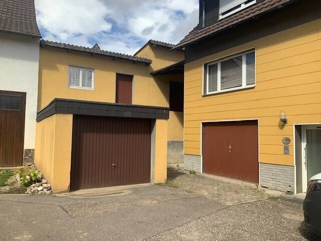 Einfamilienhaus mit Potenzial in zentraler Lage von Bruchsal-Helmsheim.