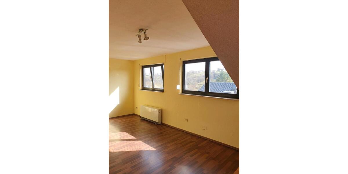 Dachgeschoßwohnung Kraichtal - 3 Zimmer, 80 m&sup2;, 620&euro; | Angebot:25319625