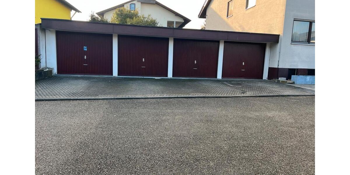 Etagenwohnung Pforzheim Dillweißenstein - 3 Zimmer, 90 m&sup2;, 1.250&euro; | Angebot:24631778