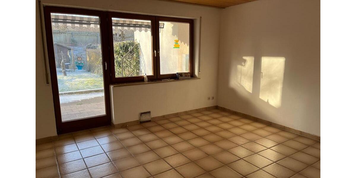 Einfamilienhaus Leonberg - 7 Zimmer, 192 m&sup2;, 2.000&euro; | Angebot:26357981