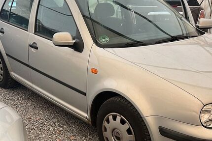 VW Golf 149.000 km 3.299 &euro; Karlsruhe 76131