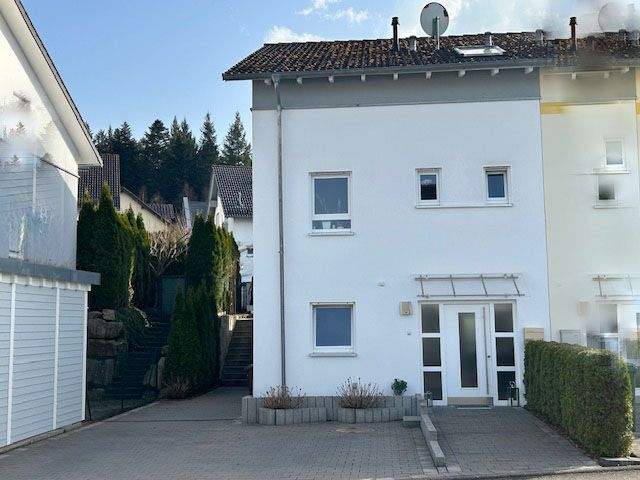 Doppelhaushälfte Neuenbürg - 5 Zimmer, 140 m&sup2;, 559.000&euro; | Angebot:25896706