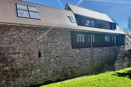 Haus Neubulach - 8 Zimmer, 208 m&sup2;, 450.000&euro; | Angebot:26293200