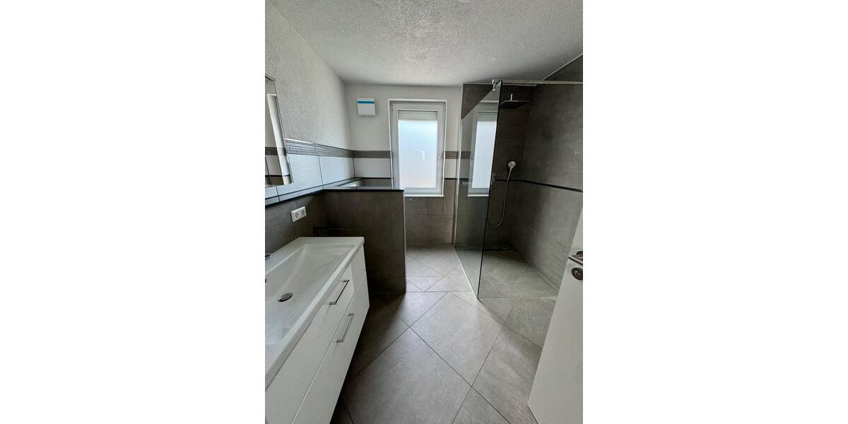 Erdgeschoßwohnung Sulzfeld - 4 Zimmer, 110 m&sup2;, 1.290&euro; | Angebot:24514652