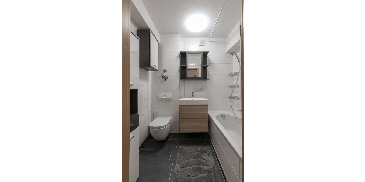 WG Zimmer in Pforzheim Zentrum in möbelierter 3er WG - 550 Meter vom HBF Pforzheim 1 zimmer